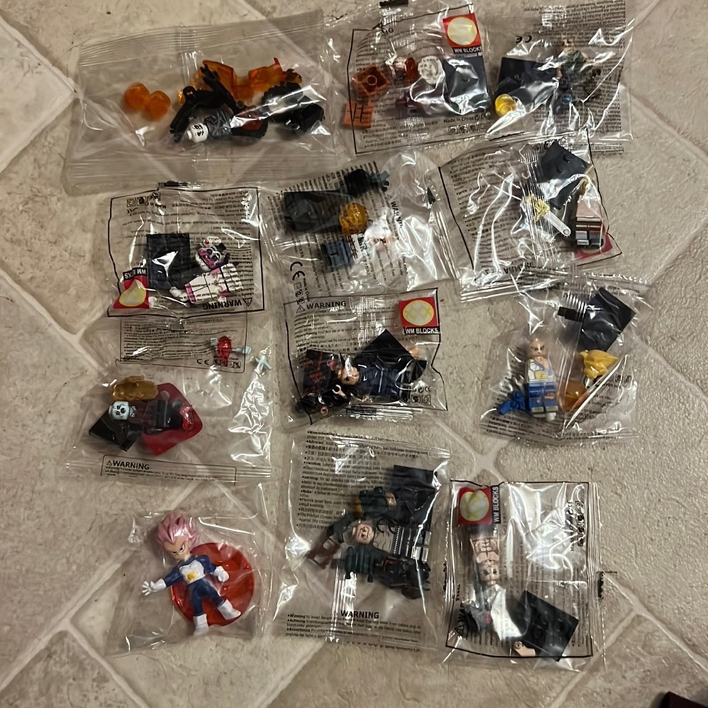 Assortment of lego figures